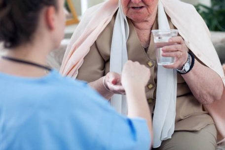 Уход за пожилыми с деменцией