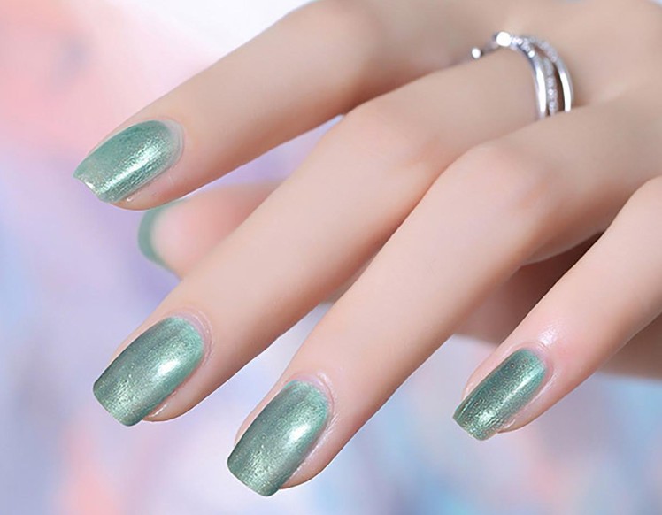 Секреты укрепляющих баз: выбираем покрытие для слабых и ломких ногтей