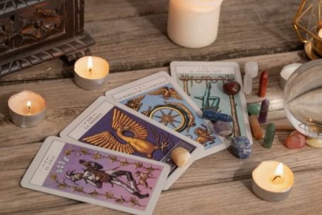 Как подготовить личный алтарь для работы с Таро