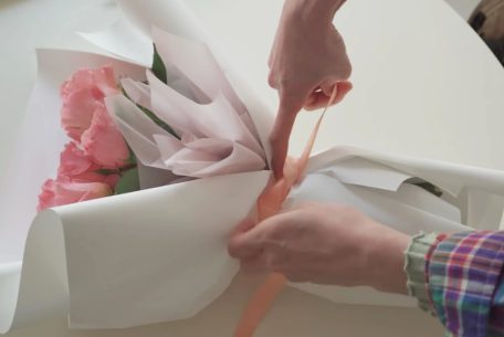 Как упаковать букет своими руками: мастер-класс от Анны Музальковой